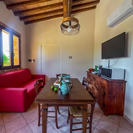 Апартаменты Podere Il Girasole